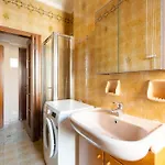 Guesthost - With Balcony- M3 Maciachini Apartamento