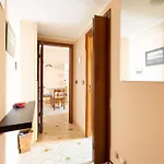 Guesthost - With Balcony- M3 Maciachini