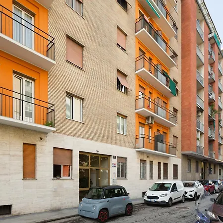Guesthost - With Balcony- M3 Maciachini Daire *