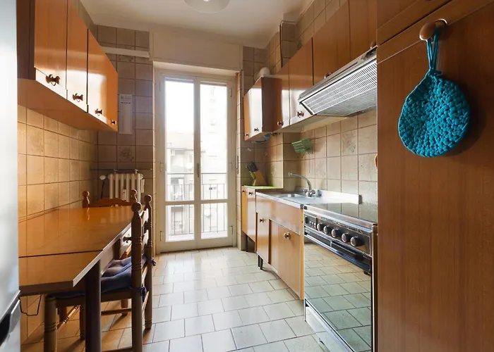 Apartment Guesthost - With Balcony- M3 Maciachini Milan