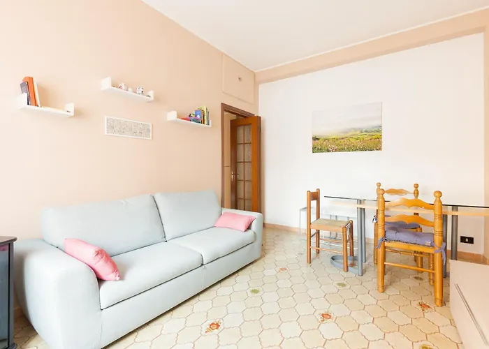 Guesthost - With Balcony- M3 Maciachini Apartment