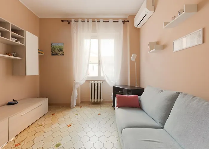 Apartment Guesthost - With Balcony- M3 Maciachini Milan
