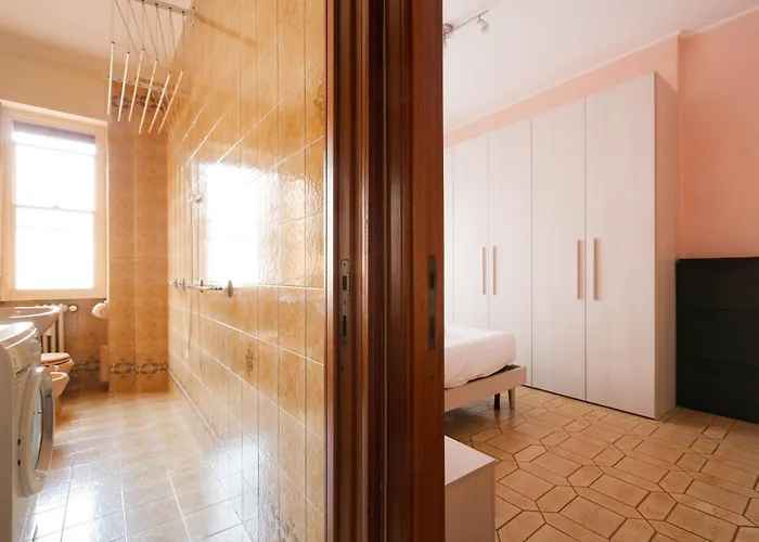 Guesthost - With Balcony- M3 Maciachini Milan
